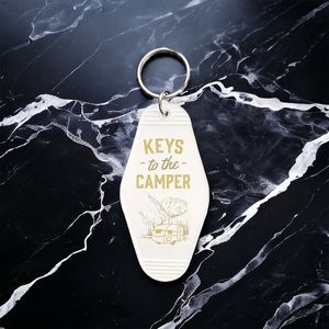 KEYS TO THE CAMPER Retro White Gold Motel Plastic Keychain 1 pc RV Camping Gift